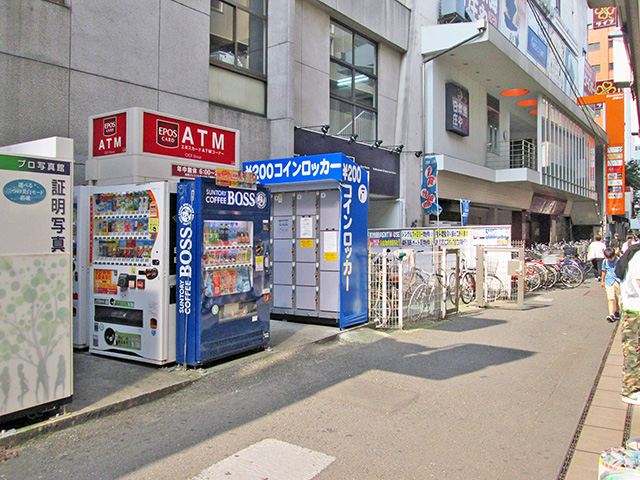 笹塚駅北口前のフジコインロッカー