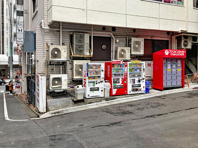 渋谷・島田ビル外のフジコインロッカー