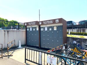 伏見稲荷大社の駐輪場のフジコインロッカー