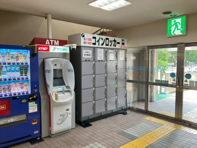 メイン六甲2F西出入口附近のフジコインロッカー