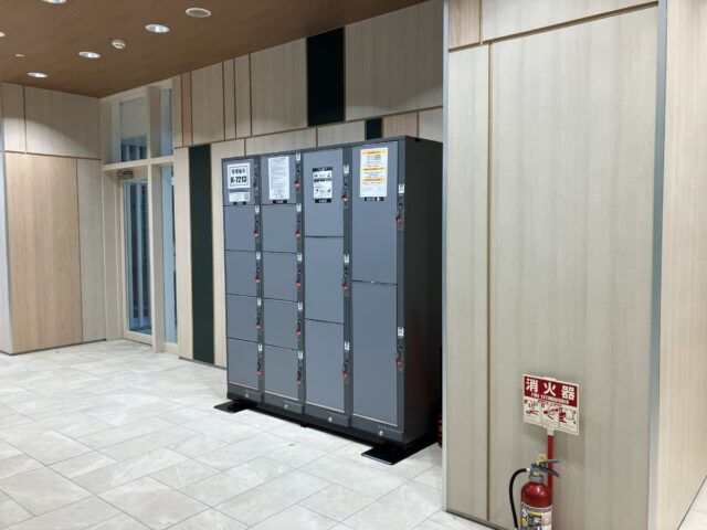 ココテラス心斎橋の入り口にあるフジコインロッカー